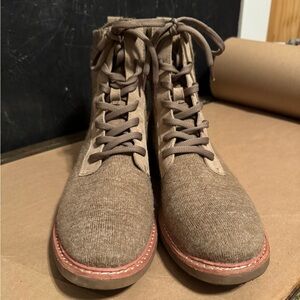 Sofft Size 11 Brown Lace-Up Boots